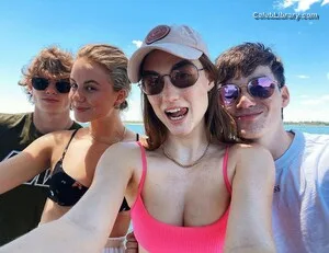 Madison Lintz photo 3 of 193