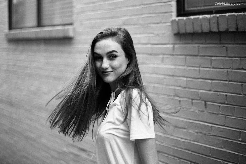 Madison Lintz photo 5 of 193