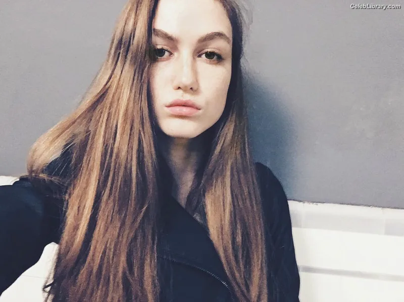 Madison Lintz photo 12 of 193