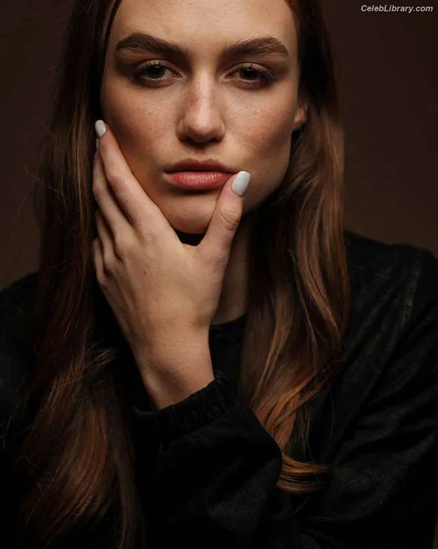 Madison Lintz photo 16 of 193