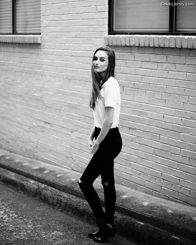 Madison Lintz photo 24 of 193