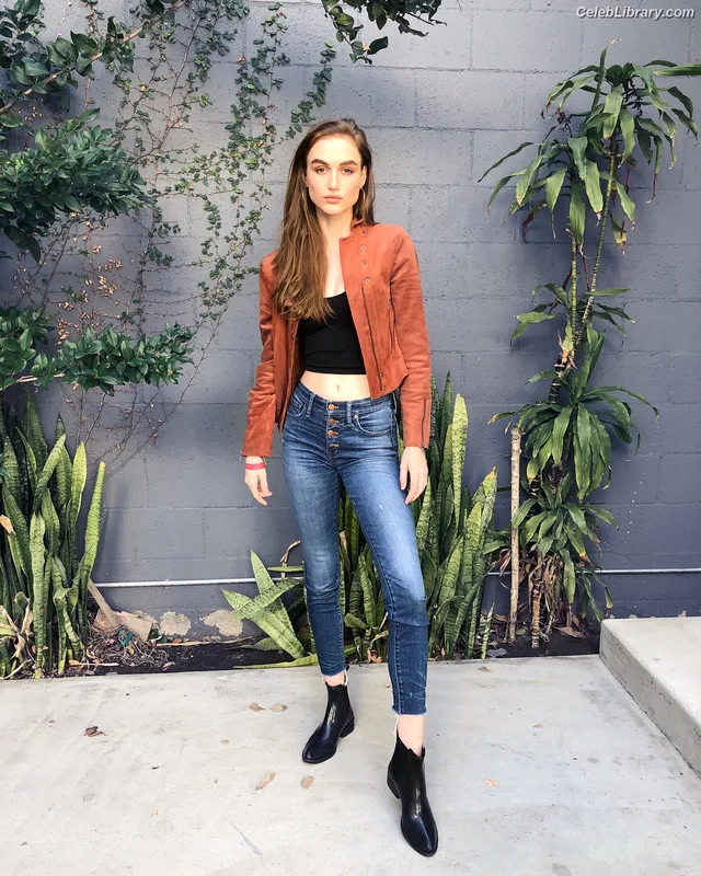 Madison Lintz photo 1 of 193