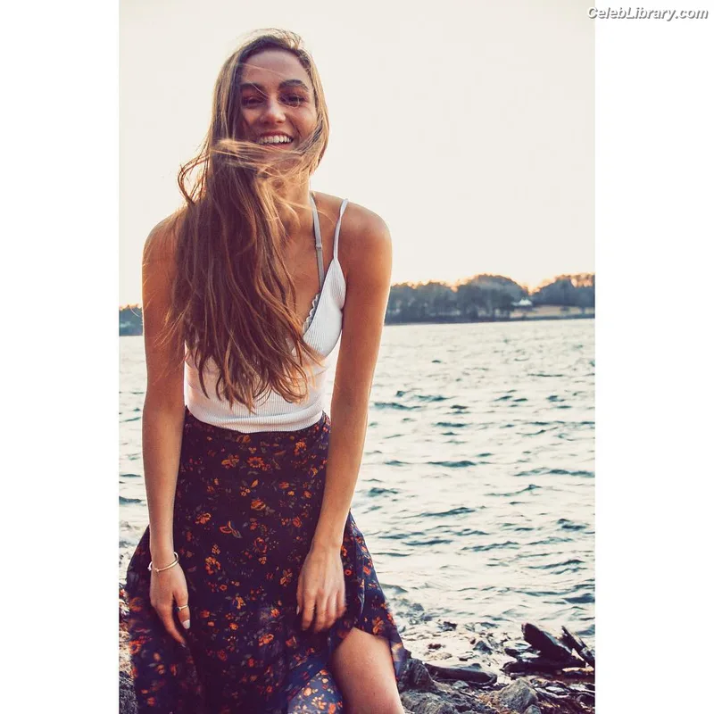 Madison Lintz photo 3 of 193