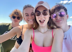 Madison Lintz photo 21 of 193