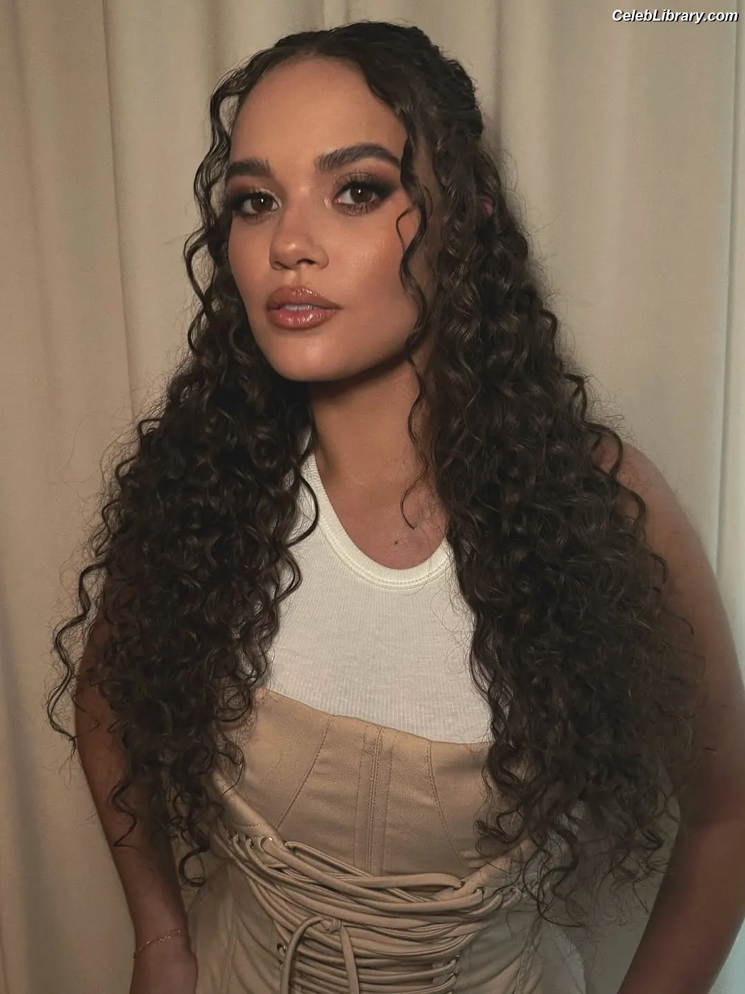 Madison Pettis photo 6 of 760