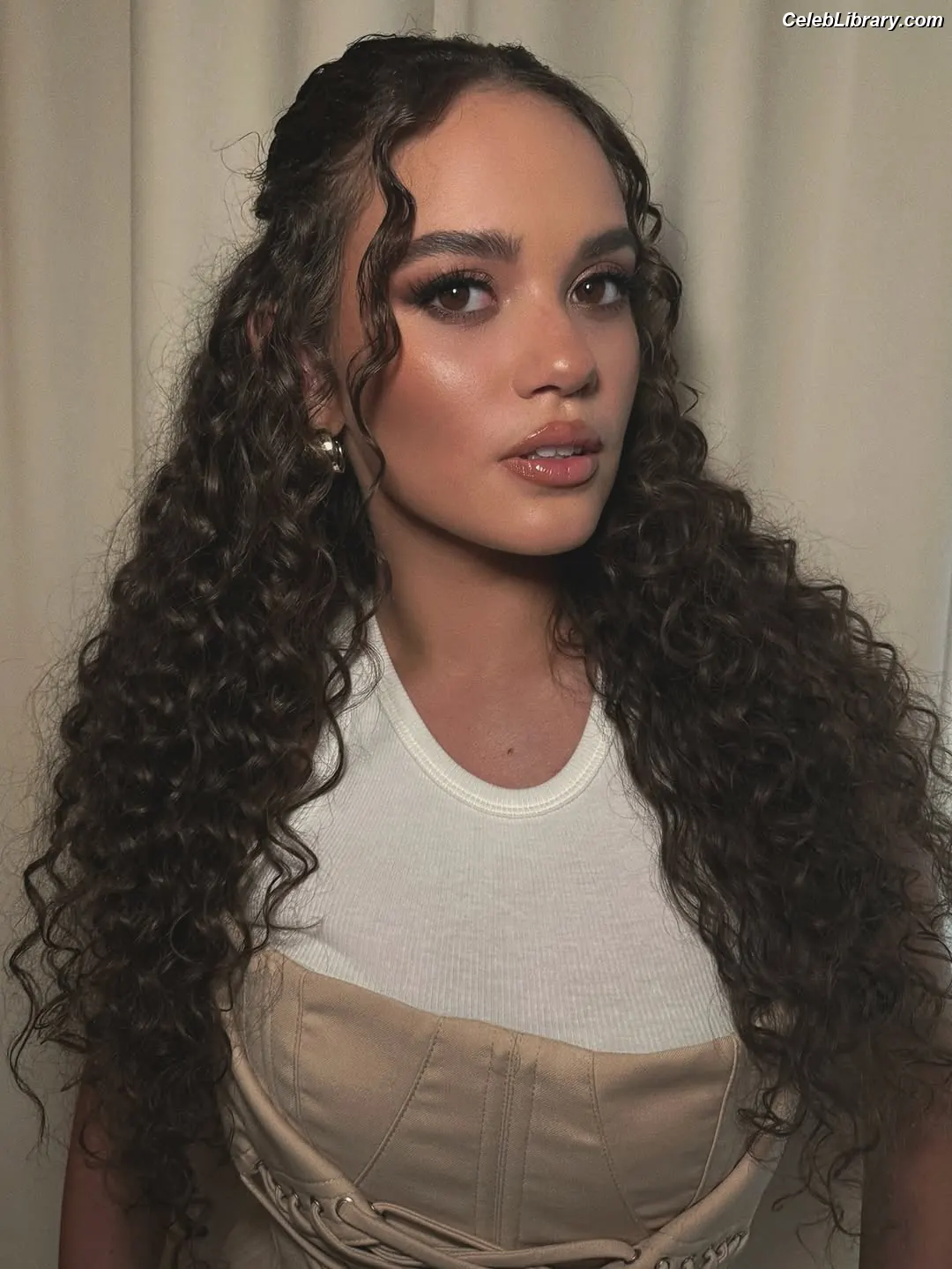 Madison Pettis photo 9 of 760