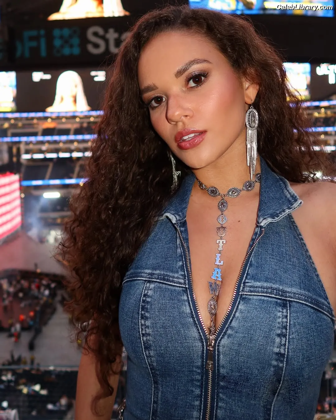 Madison Pettis photo 23 of 760