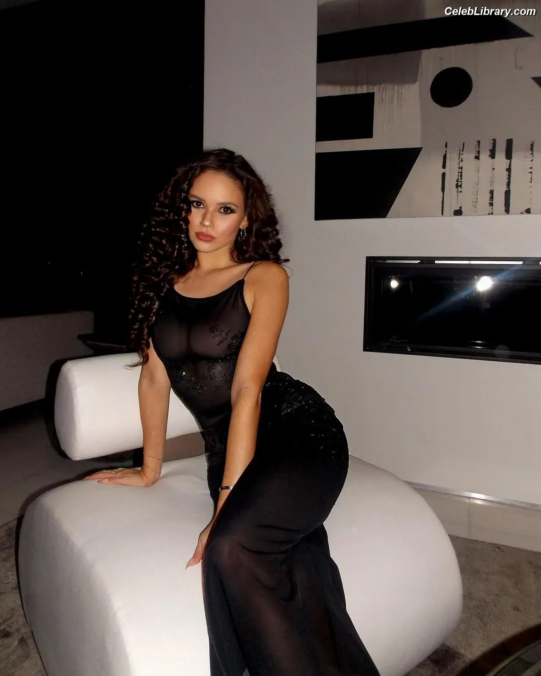 Madison Pettis photo 12 of 760