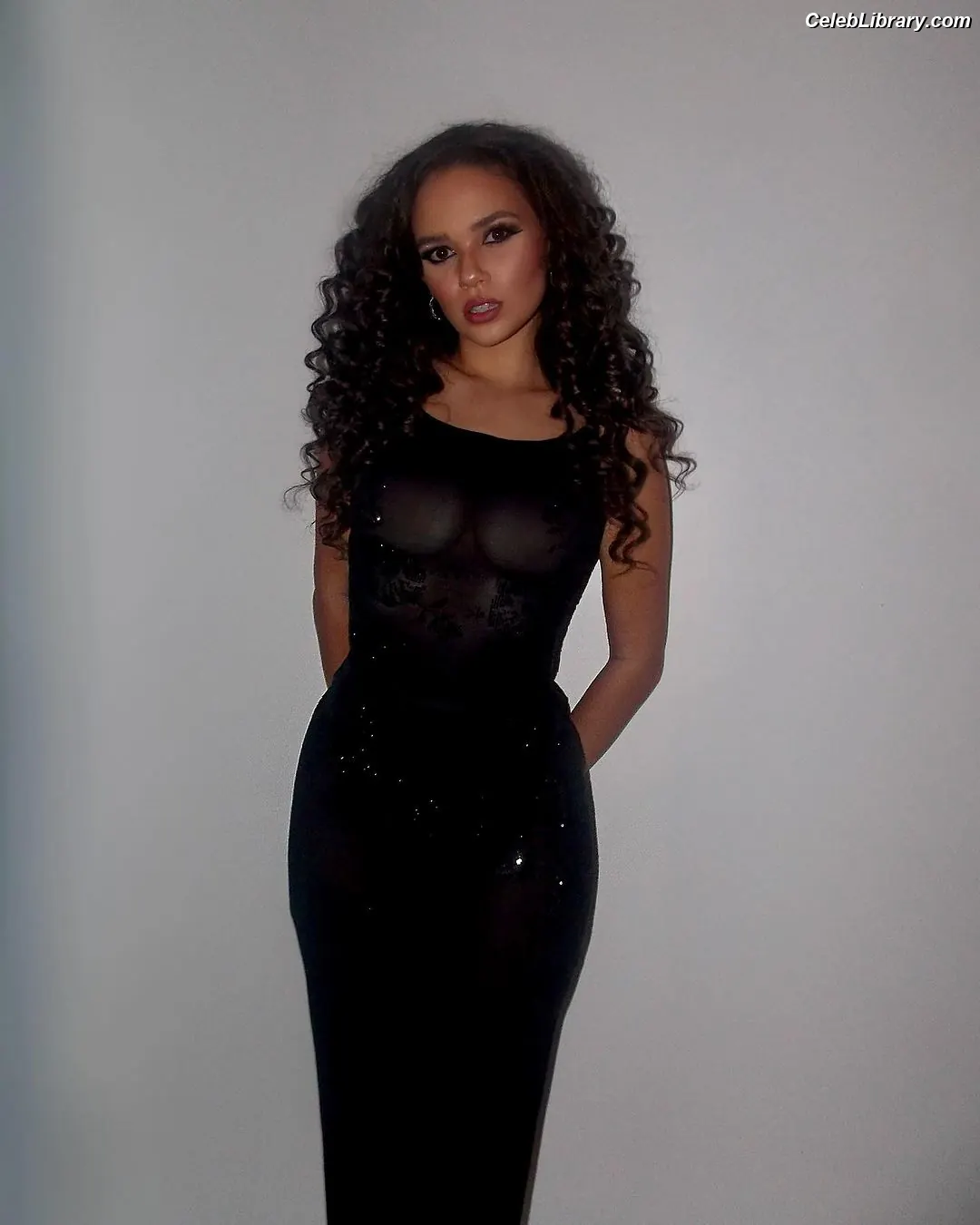 Madison Pettis photo 1 of 760