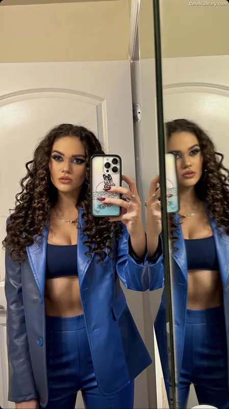Madison Pettis photo 4 of 757