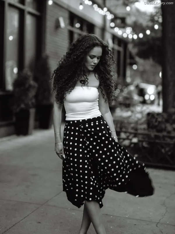 Madison Pettis photo 22 of 757