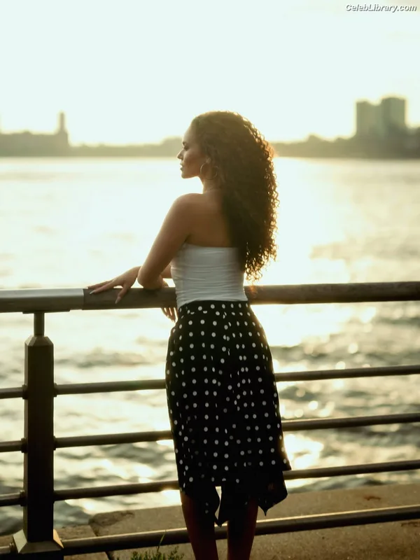 Madison Pettis photo 1 of 757