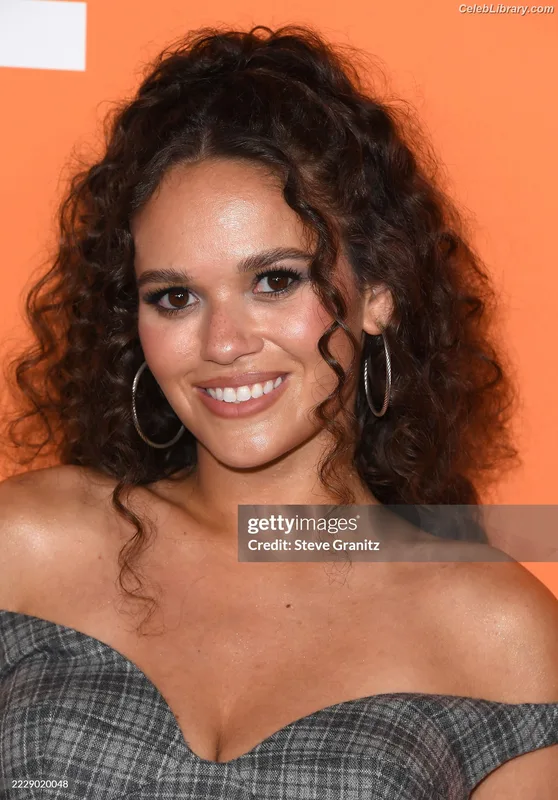 Madison Pettis photo 11 of 757