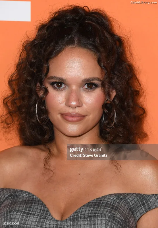 Madison Pettis photo 14 of 757