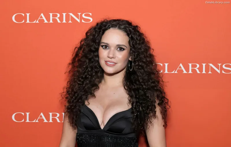 Madison Pettis photo 9 of 757