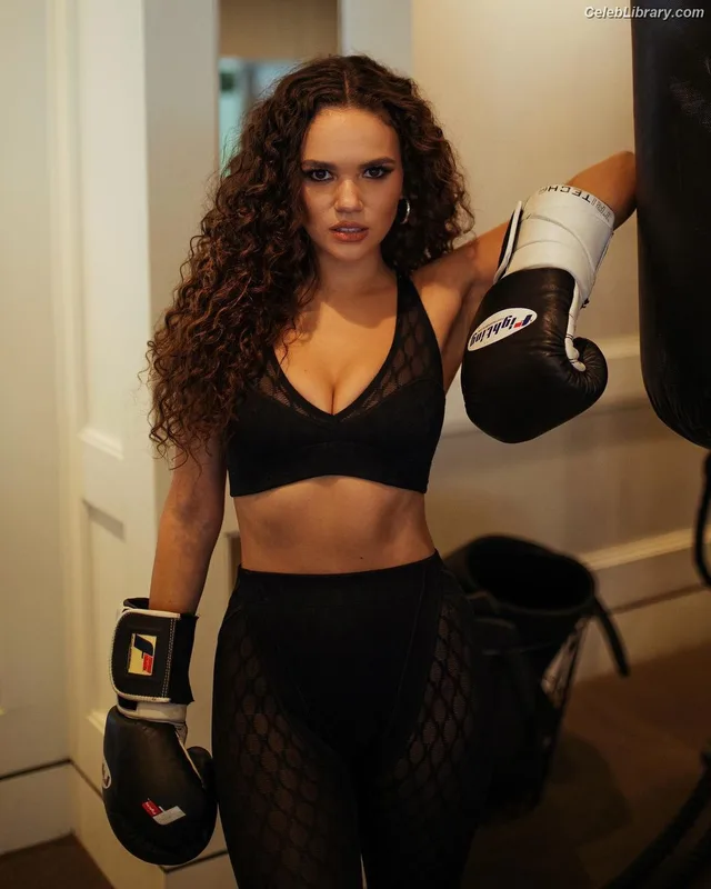 Madison Pettis photo 11 of 757