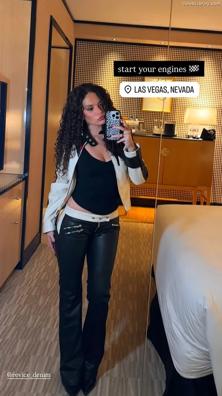 Madison Pettis photo 3 of 757