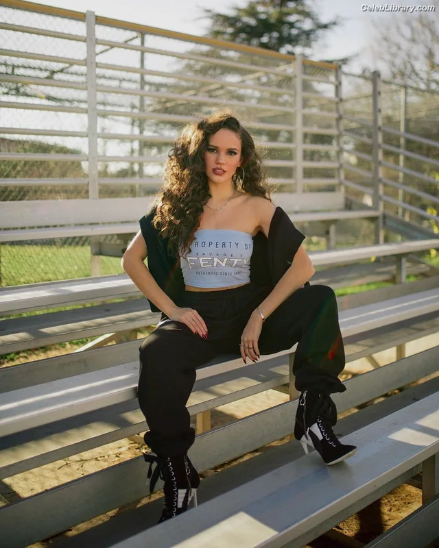 Madison Pettis photo 20 of 757