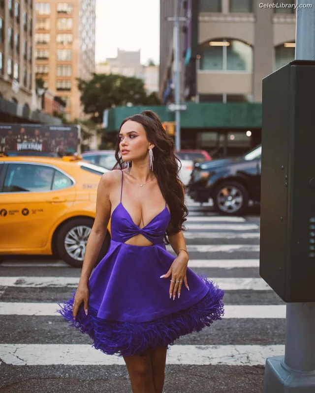 Madison Pettis photo 22 of 757