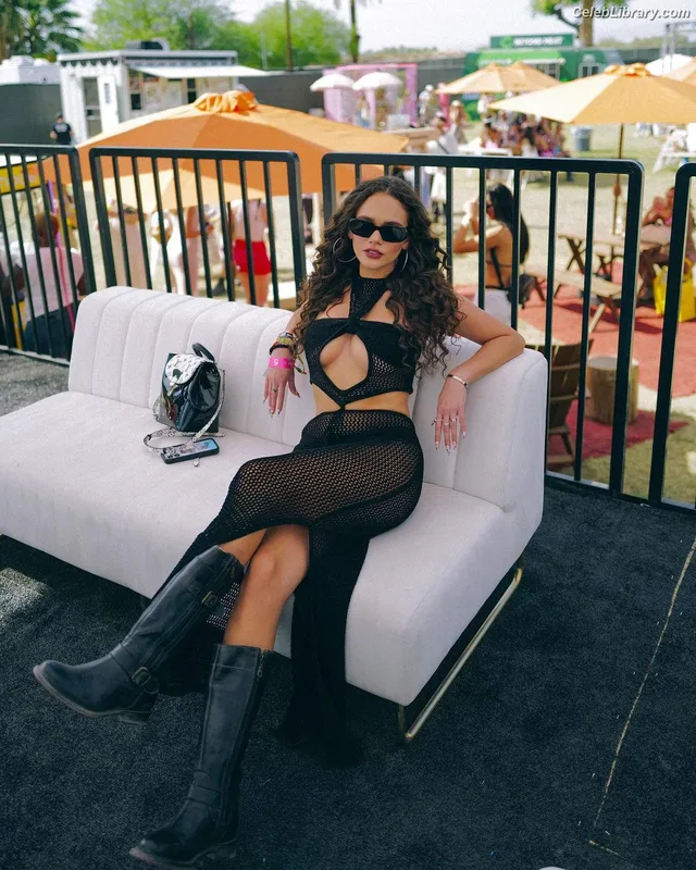 Madison Pettis photo 6 of 757