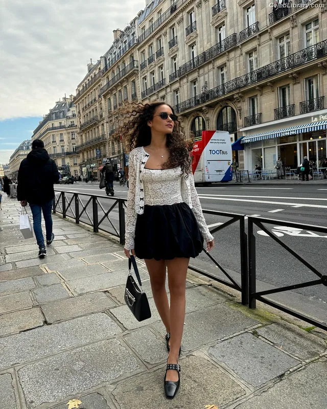 Madison Pettis photo 11 of 757