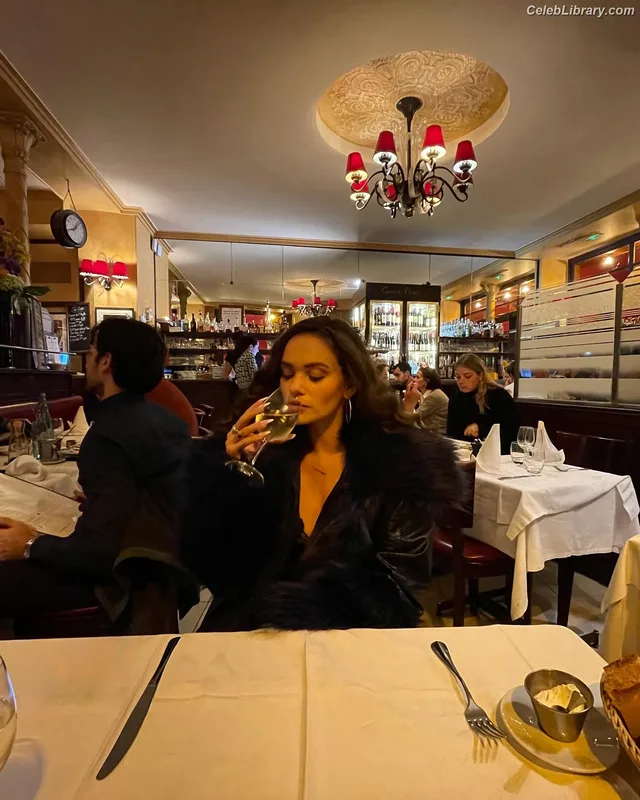 Madison Pettis photo 15 of 757