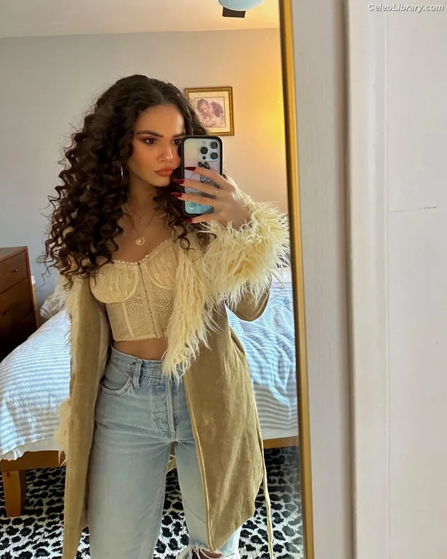 Madison Pettis photo 19 of 757