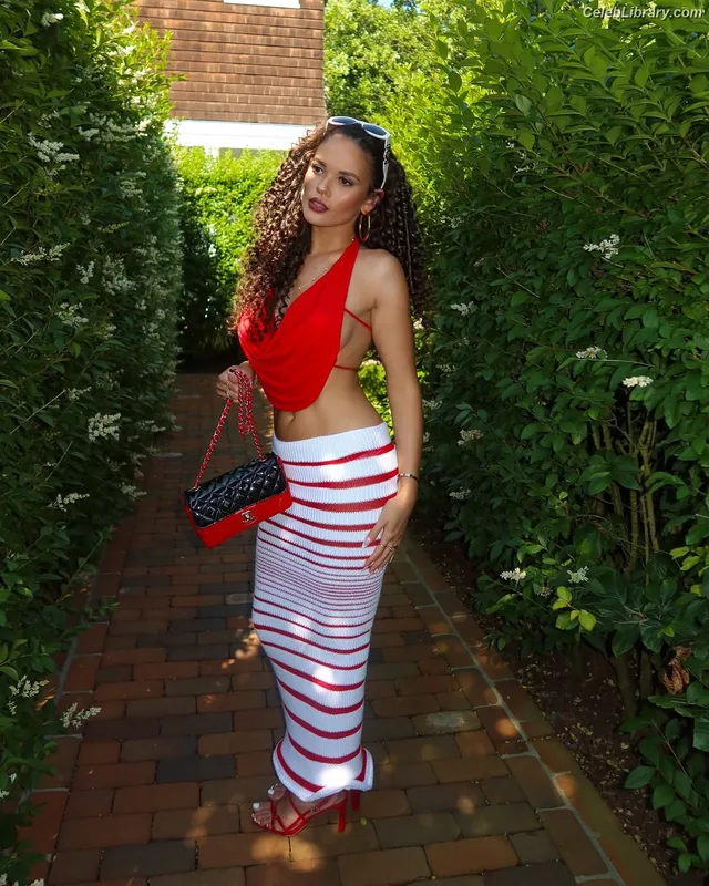 Madison Pettis photo 22 of 757