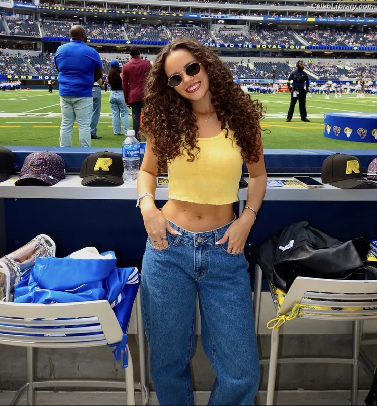 Madison Pettis photo 18 of 757