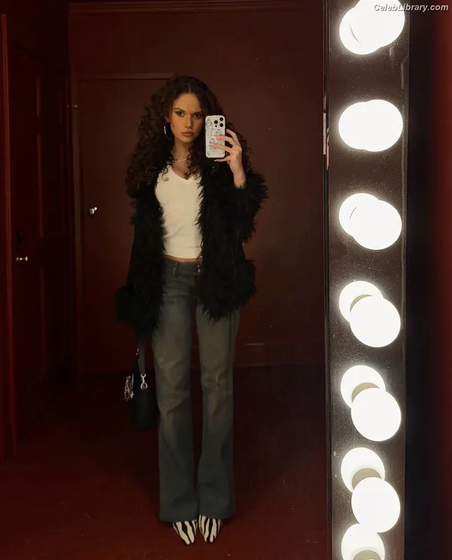 Madison Pettis photo 4 of 757