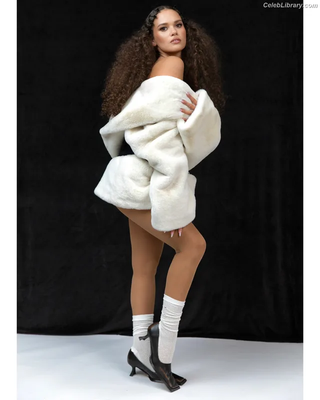 Madison Pettis photo 10 of 757