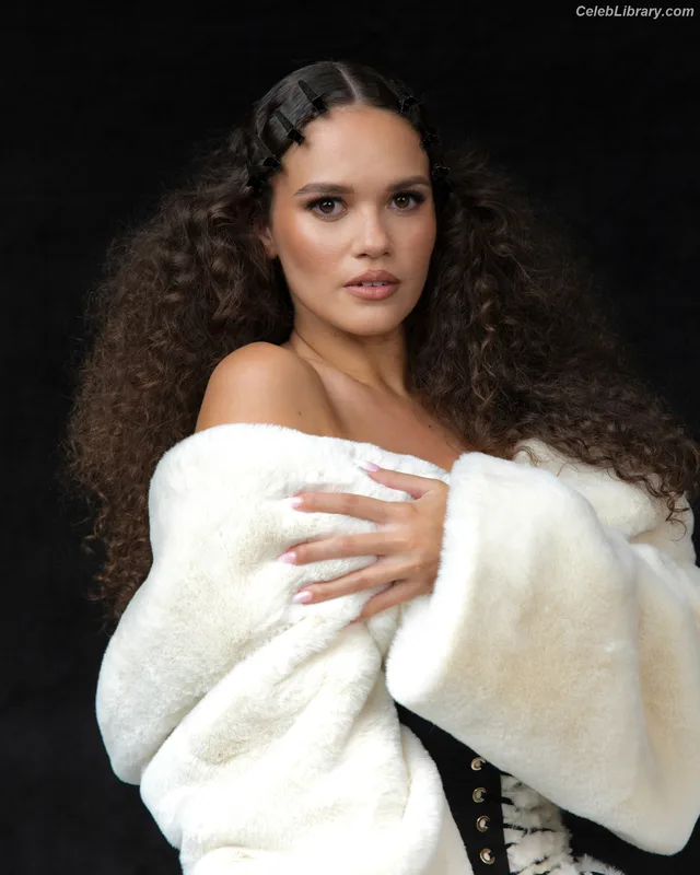 Madison Pettis photo 11 of 757