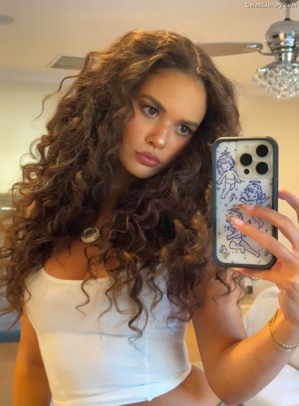 Madison Pettis photo 6 of 757