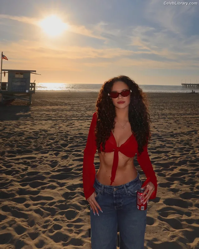 Madison Pettis photo 9 of 757