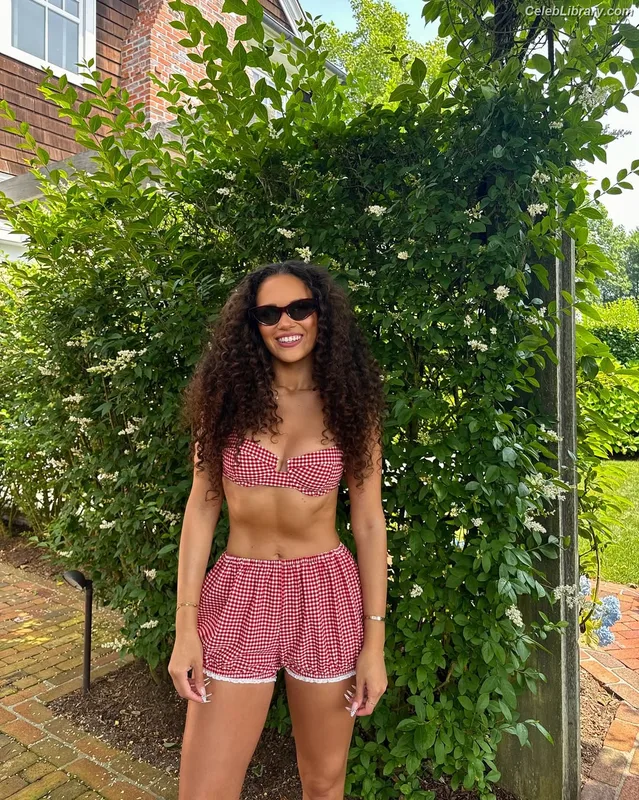 Madison Pettis photo 13 of 757