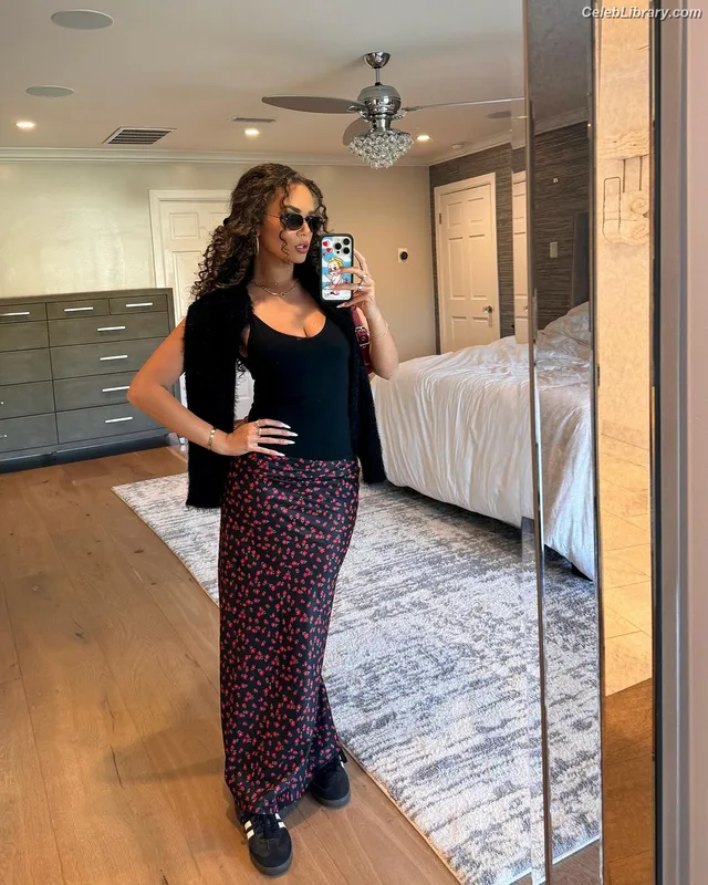 Madison Pettis photo 19 of 757