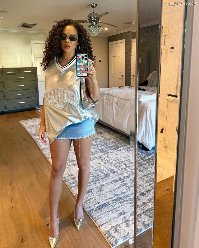 Madison Pettis photo 22 of 757