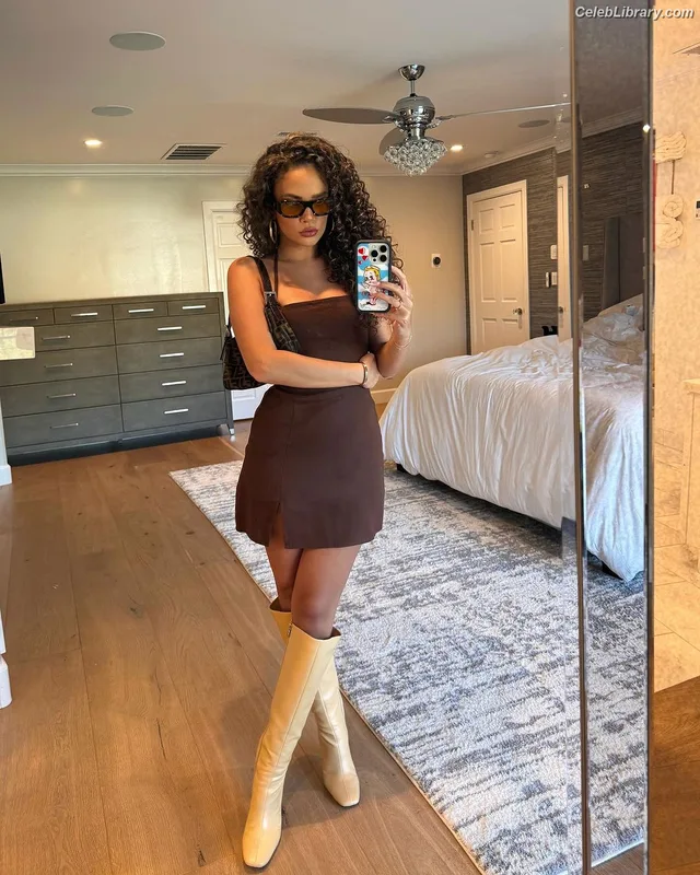 Madison Pettis photo 23 of 757