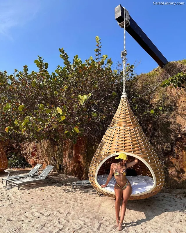 Madison Pettis photo 6 of 757