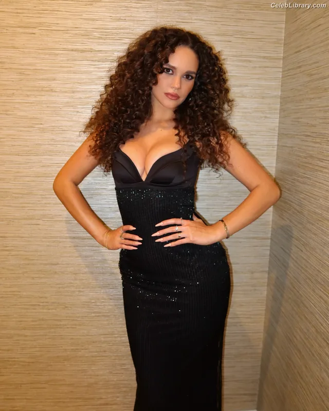 Madison Pettis photo 22 of 757