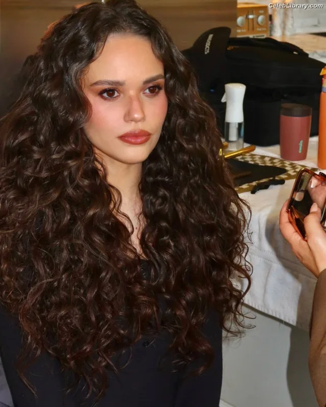 Madison Pettis photo 7 of 757