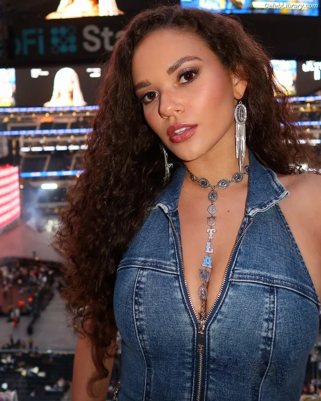 Madison Pettis photo 19 of 757