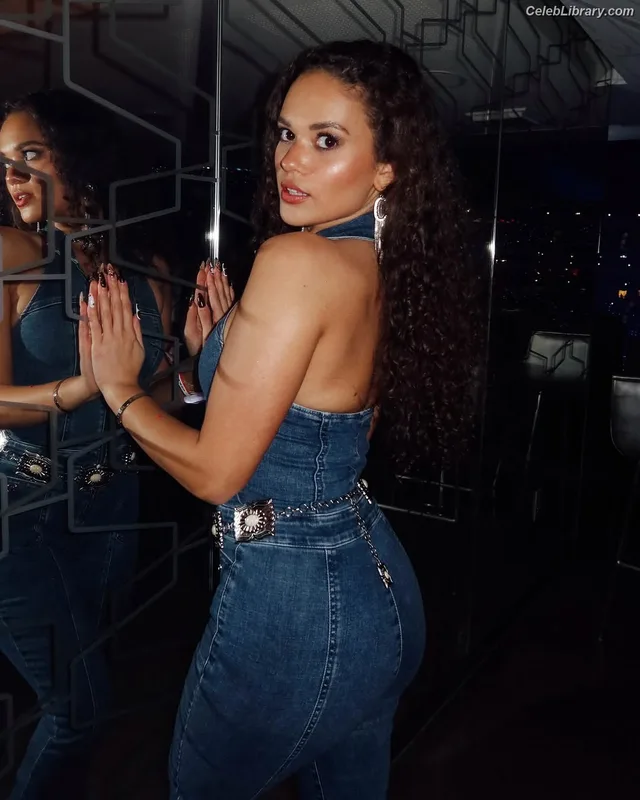 Madison Pettis photo 21 of 757