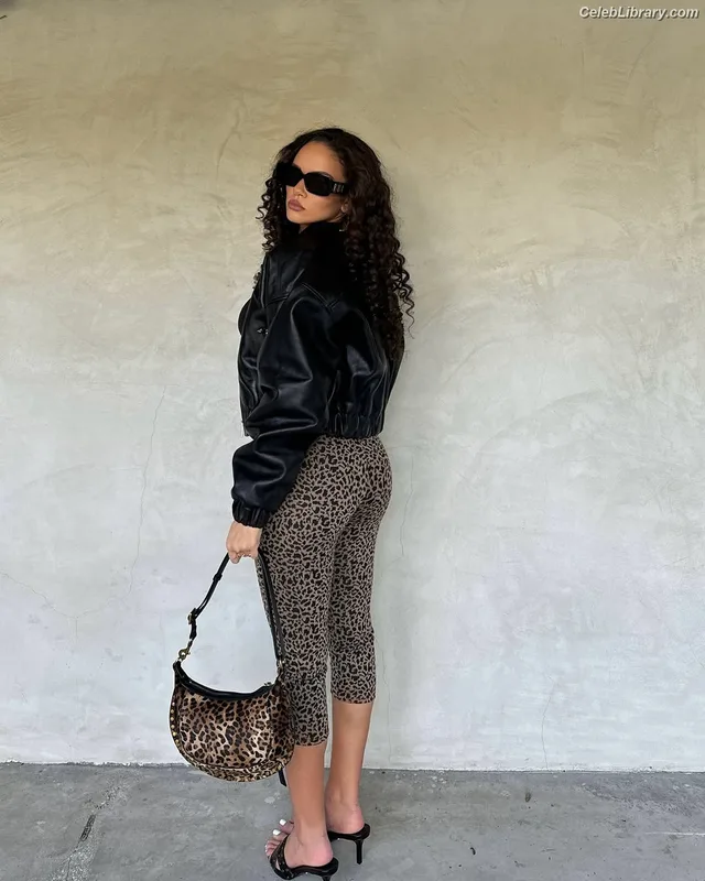 Madison Pettis photo 9 of 757