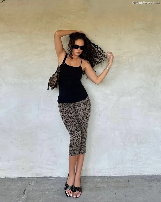 Madison Pettis photo 10 of 757