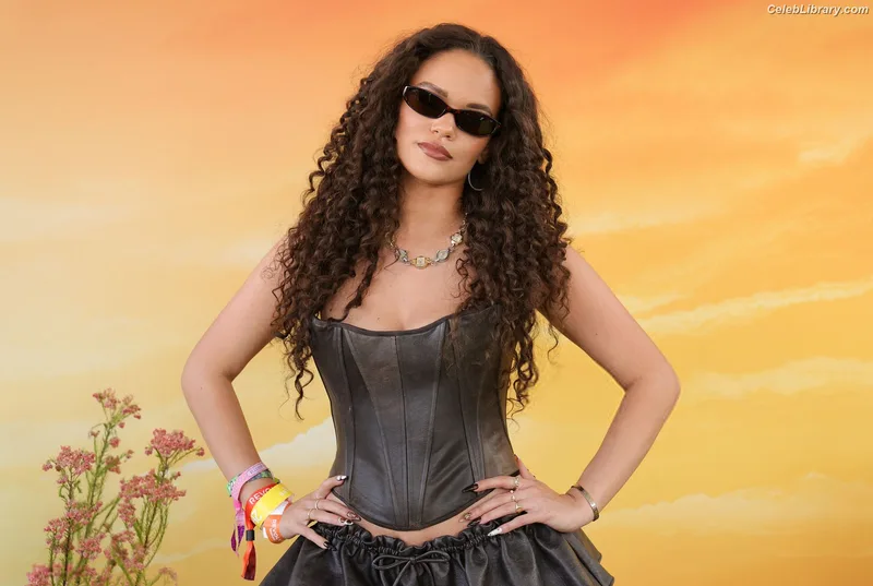 Madison Pettis photo 14 of 757