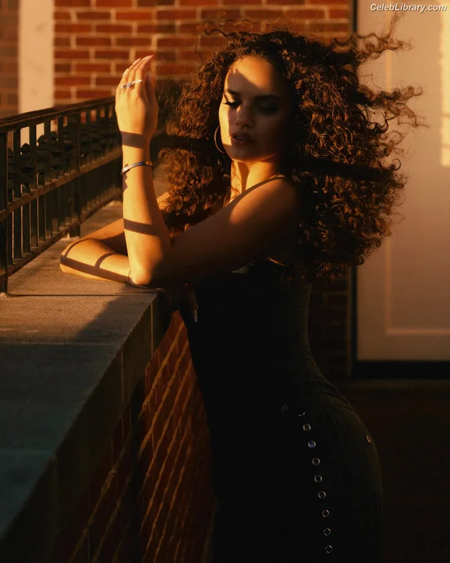 Madison Pettis photo 13 of 757