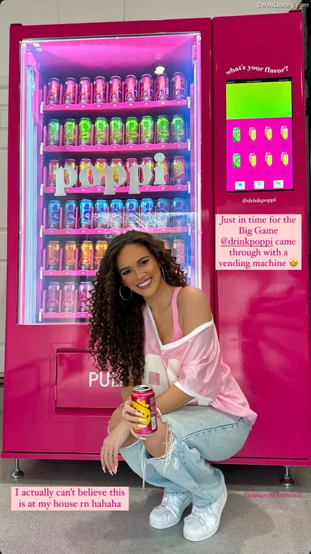 Madison Pettis photo 10 of 757