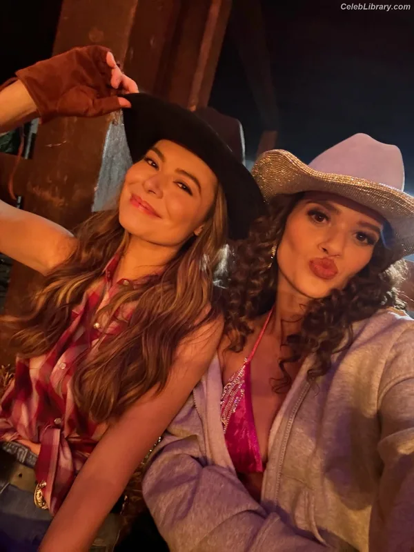 Madison Pettis photo 4 of 757