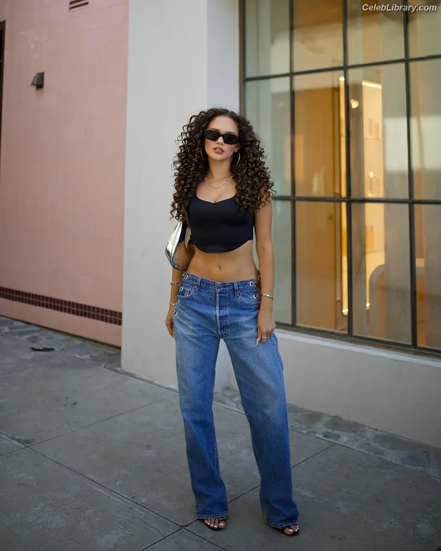 Madison Pettis photo 12 of 757